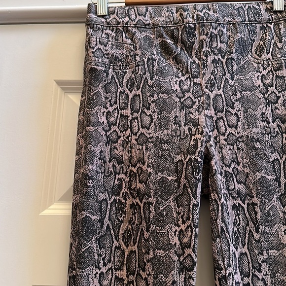 Spanx jean ish snake print ankle leggings Small - Picture 7 of 9